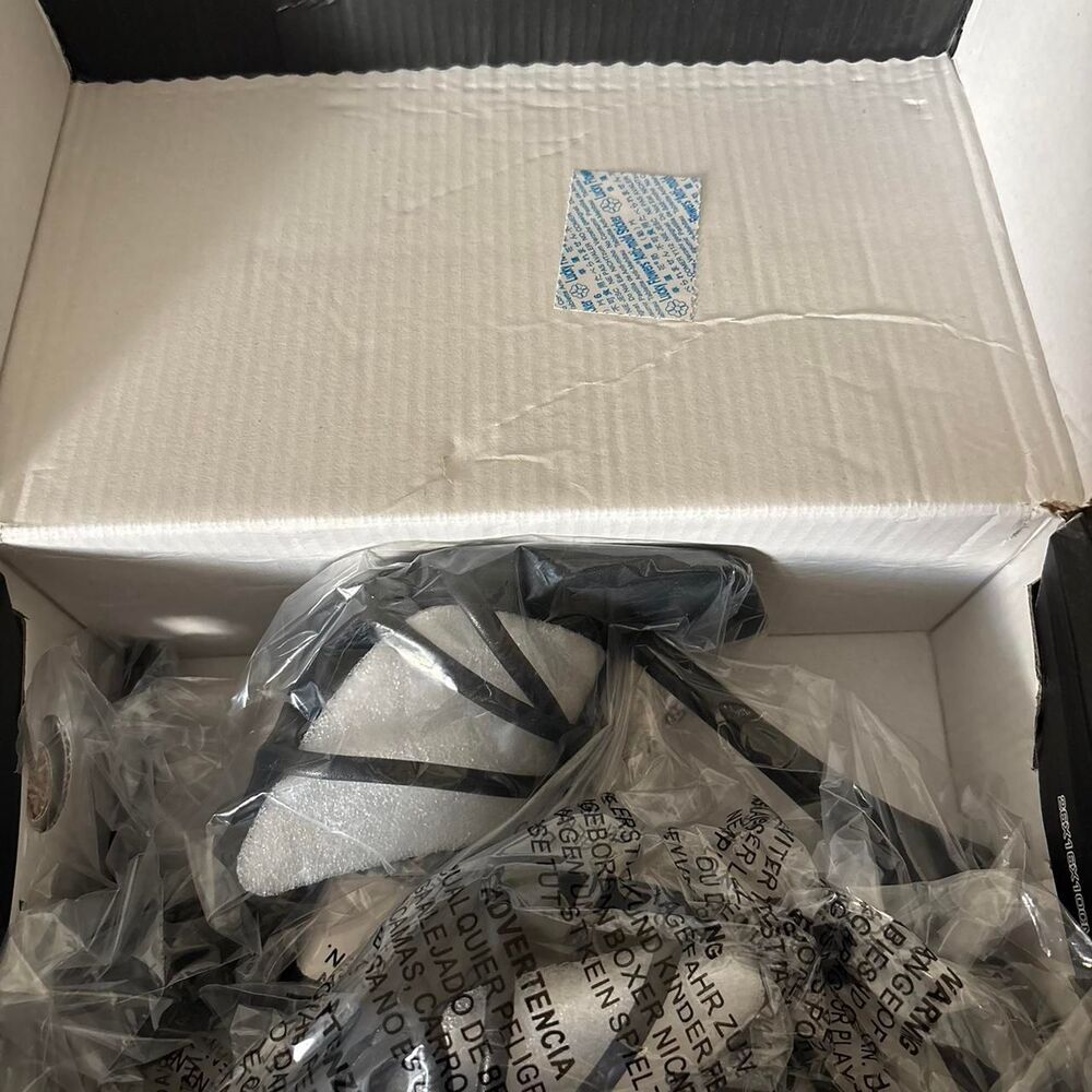 Fashion-nova Women's Black and Grey Footwear